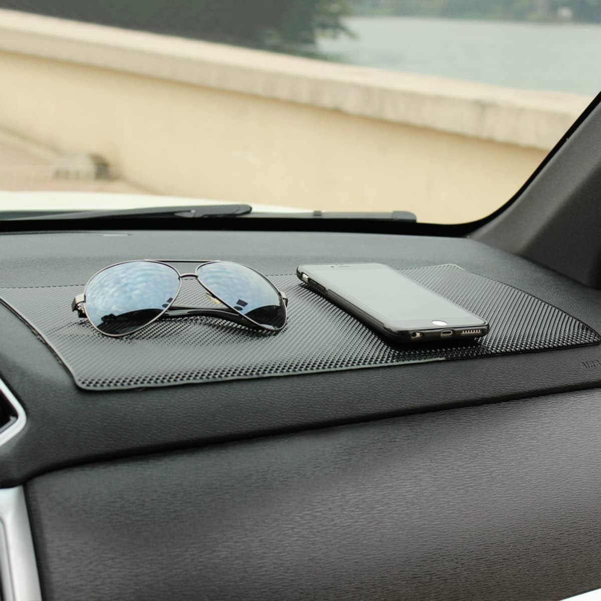Car Dashboard Anti-Slip Sticky Pad, 15.7"X 7.8" Non-Slip Heat Resistant Rubber Mat, Auto Accessories for Home Office, Strong Adhesive anti Slide Pad for Phones, Sunglasses, Keys (Black/Grid)